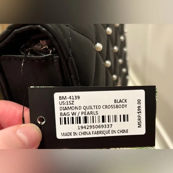 NWT Badgley Mischka Diamond Quilted Crossbody - Picture 6 of 10